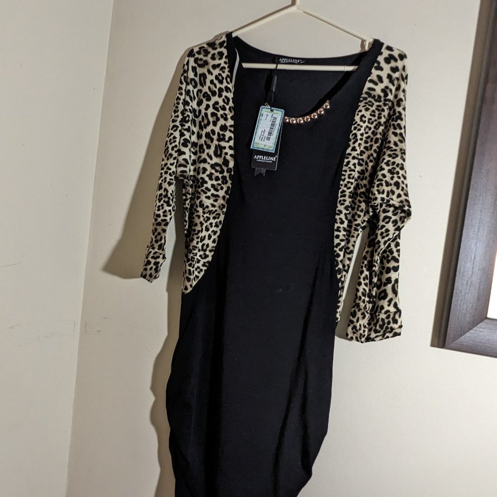 Robe - Picture 2 of 3